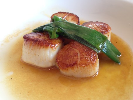 Pan seared scallops with spring onion
